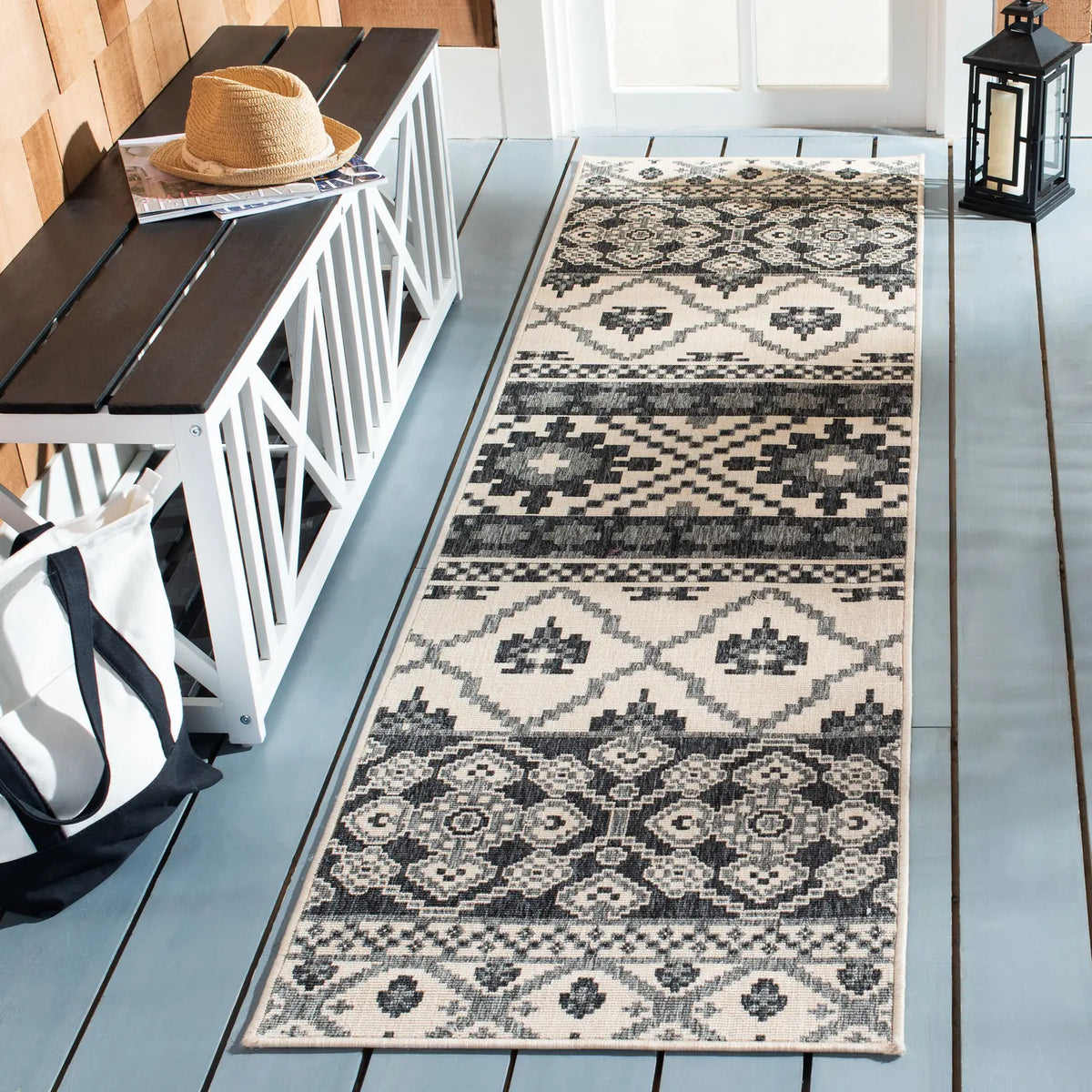 Safavieh Veranda 2'-3" x 10'-0" Rug in Beige / Grey