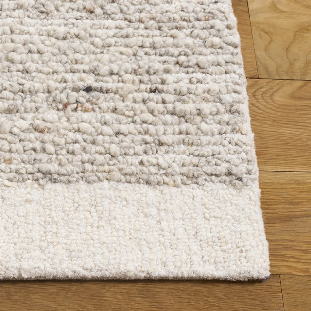 Safavieh Natura 4'-0" x 6'-0" Rug in Ivory / Beige