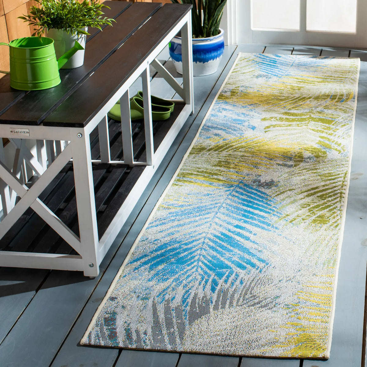 Safavieh Summer 2'-0" x 8'-0" Rug in Green / Grey