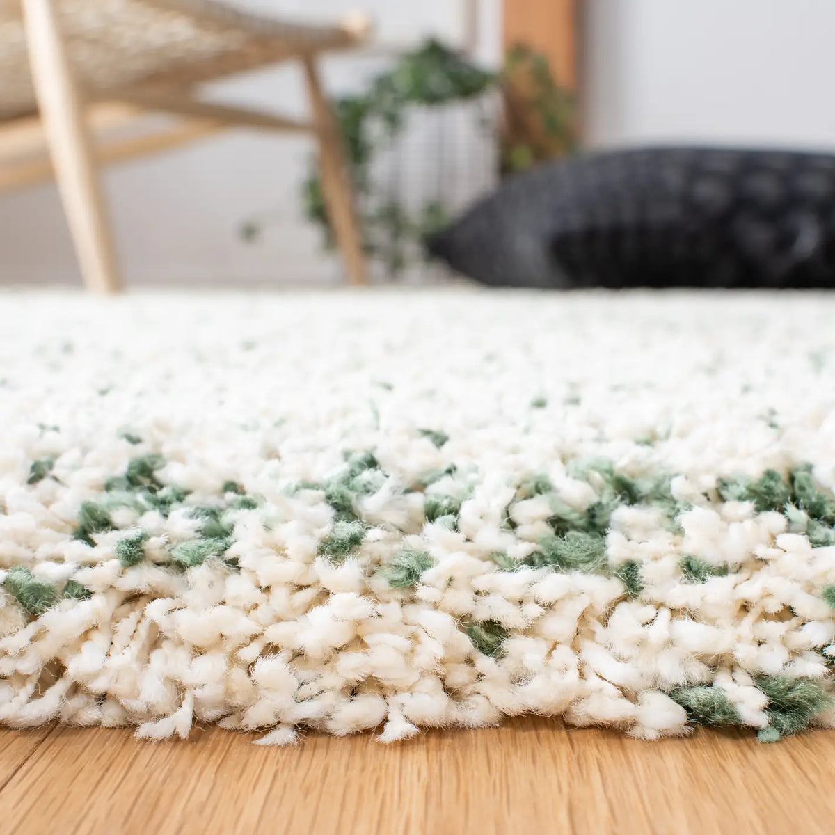 Safavieh Hudson Shag 4'-0" x 6'-0" Rug in Ivory / Green