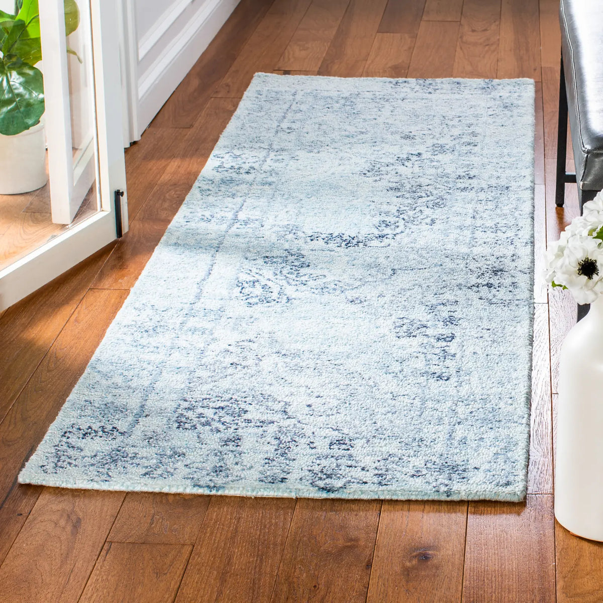 Safavieh Marquee 2'-3" x 10'-0" Rug in Light Blue / Navy