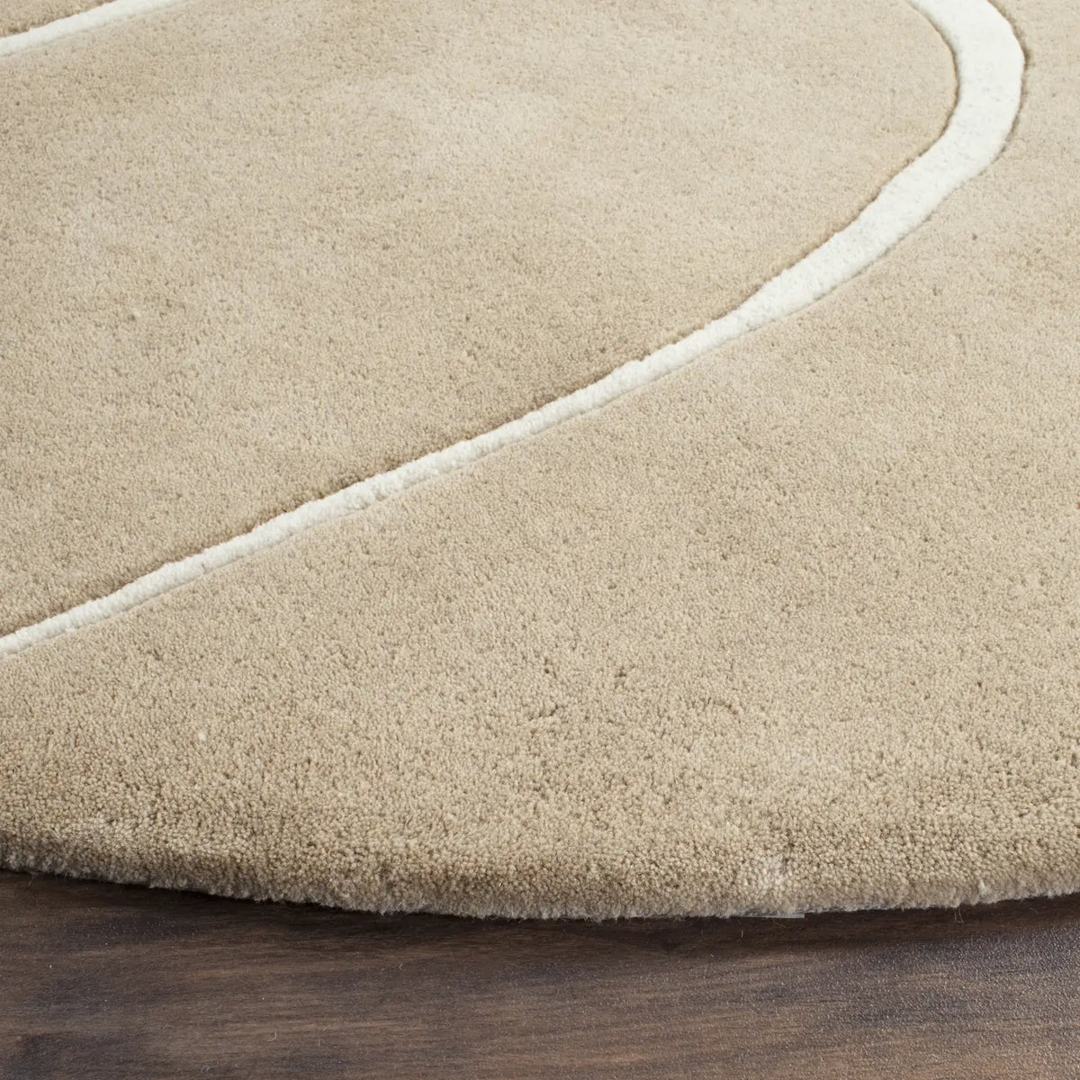Safavieh Soho 6'-0" x 6'-0" Rug in Beige