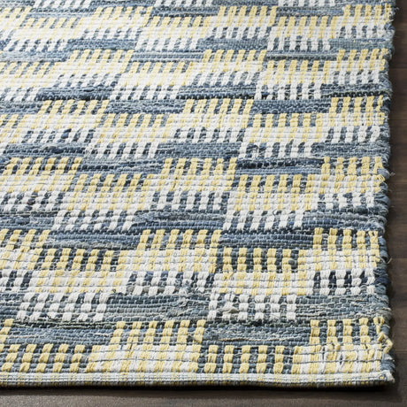 Safavieh Montauk 4'-0" x 6'-0" Rug in Gold / Multi