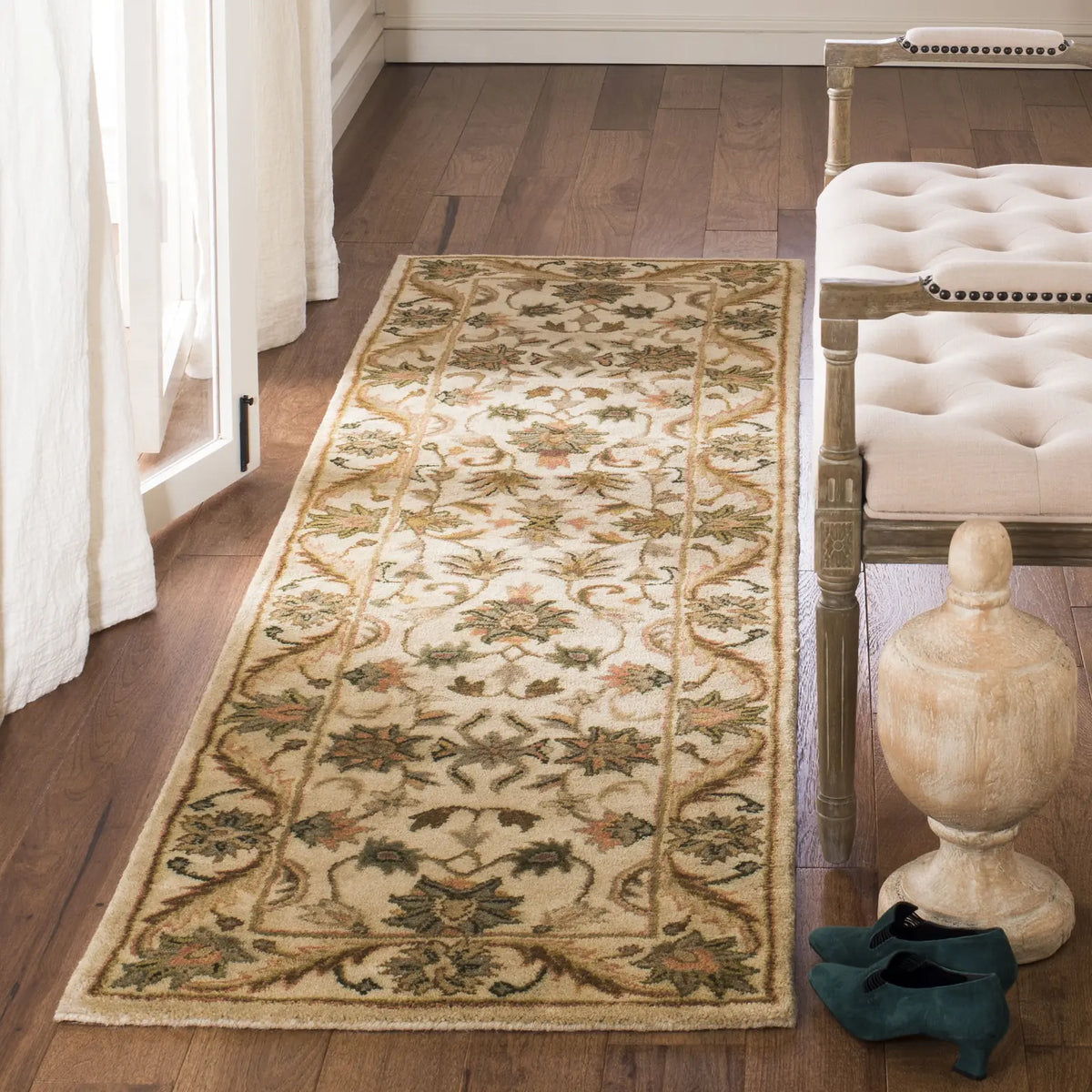 Safavieh Antiquity 2'-3" x 10'-0" Rug in Gold