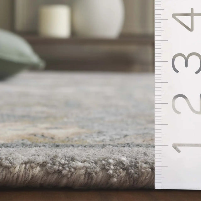 Safavieh Bella 5'-0" x 8'-0" Rug in Grey / Multi