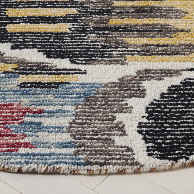 Safavieh Ikat 6'-0" x 6'-0" Rug in Black / Red
