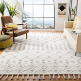 Safavieh Casablanca 8'-0" x 10'-0" Rug in Ivory / Silver
