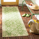 Safavieh Courtyard 2'-3" x 6'-7" Rug in Green / Creme