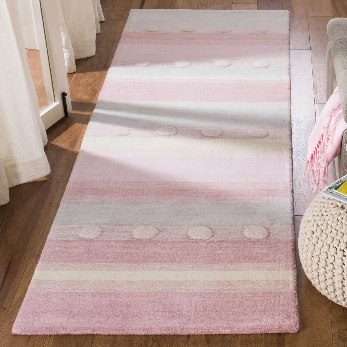 Safavieh Safavieh Kids 2'-6" x 8'-0" Rug in Light Blue / Pink