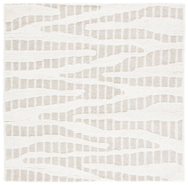 Safavieh Manhattan 6'-0" x 6'-0" Rug in Beige / Ivory