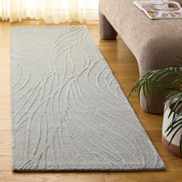 Safavieh Glamour 2'-3" x 8'-0" Rug in Light Grey / Ivory