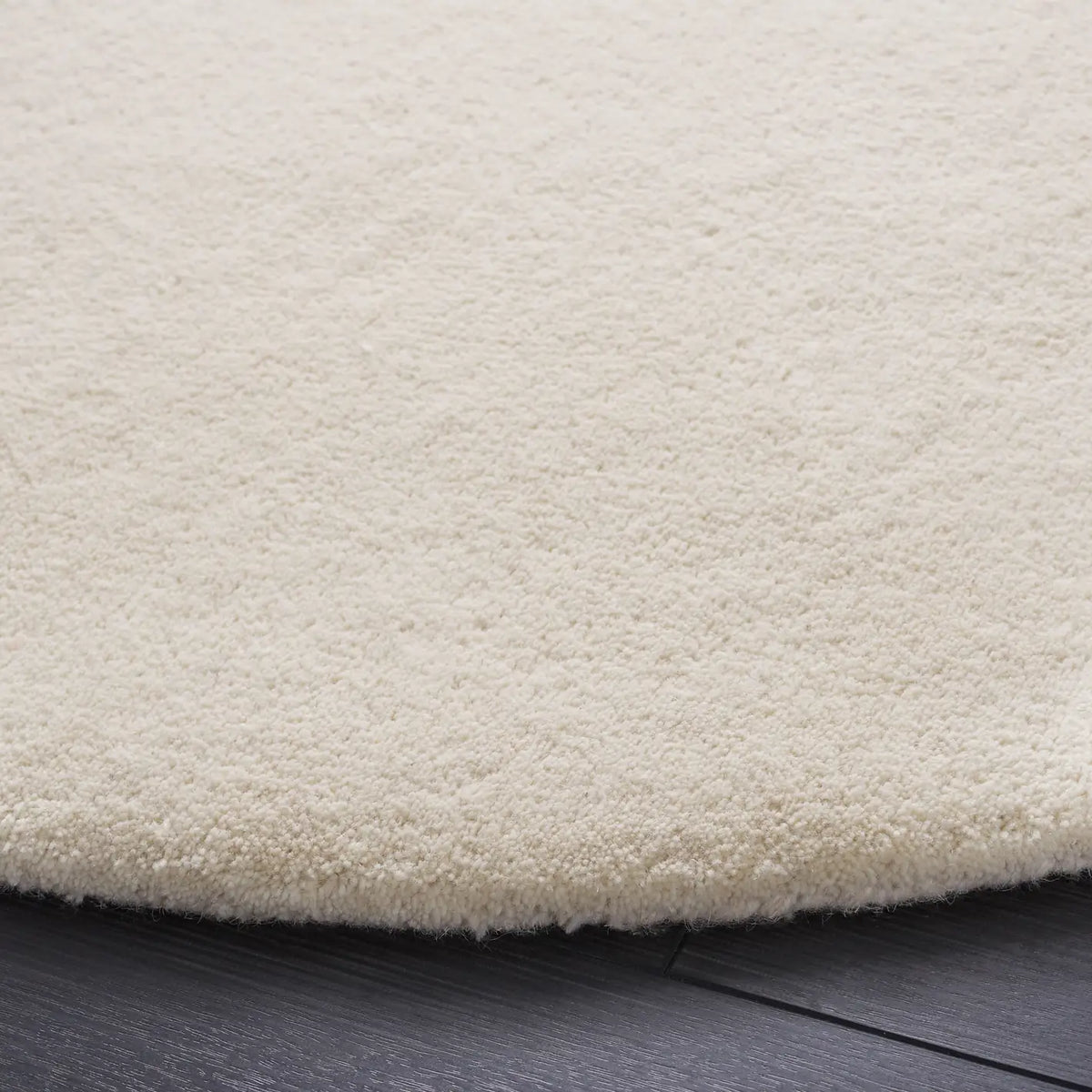 Safavieh Fifth Avenue 5'-0" x 5'-0" Rug in Ivory