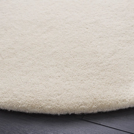 Safavieh Fifth Avenue 5'-0" x 5'-0" Rug in Ivory