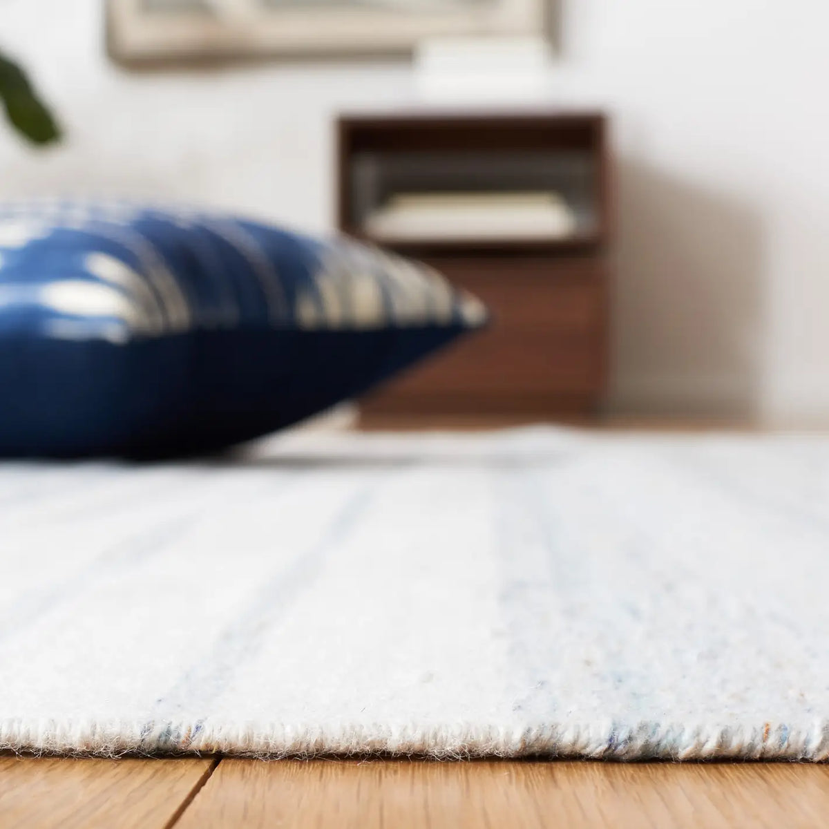 Safavieh Kilim 4'-0" x 6'-0" Rug in Ivory / Light Blue