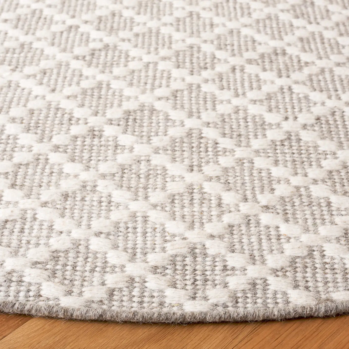 Safavieh Vermont 6'-0" x 6'-0" Rug in Grey / Ivory