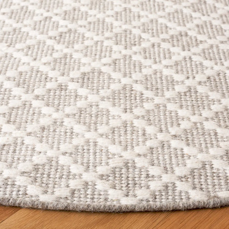 Safavieh Vermont 6'-0" x 6'-0" Rug in Grey / Ivory