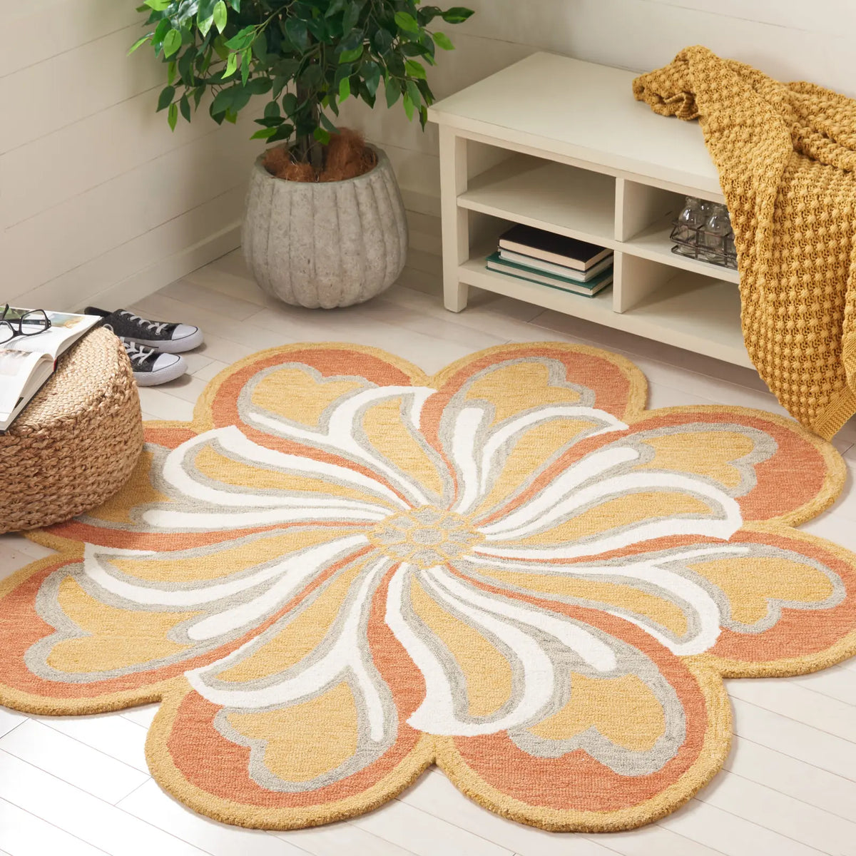 Safavieh Novelty 5'-0" x 5'-0" Rug in Rust / Gold