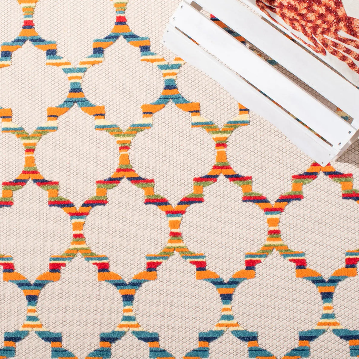 Safavieh Cabana 4'-5" x 6'-5" Rug in Ivory / Orange