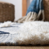 Safavieh Natura 4'-0" x 6'-0" Rug in Ivory / Blue