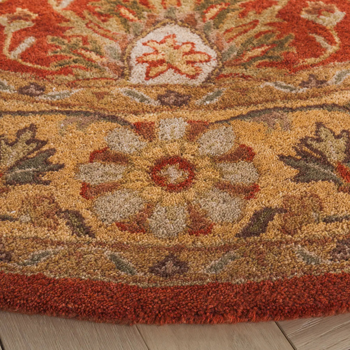 Safavieh Antiquity 6'-0" x 6'-0" Rug in Rust / Gold