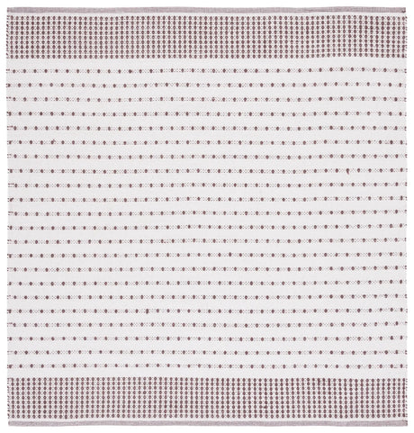 Safavieh Montauk 6'-0" x 6'-0" Rug in Brown / Ivory