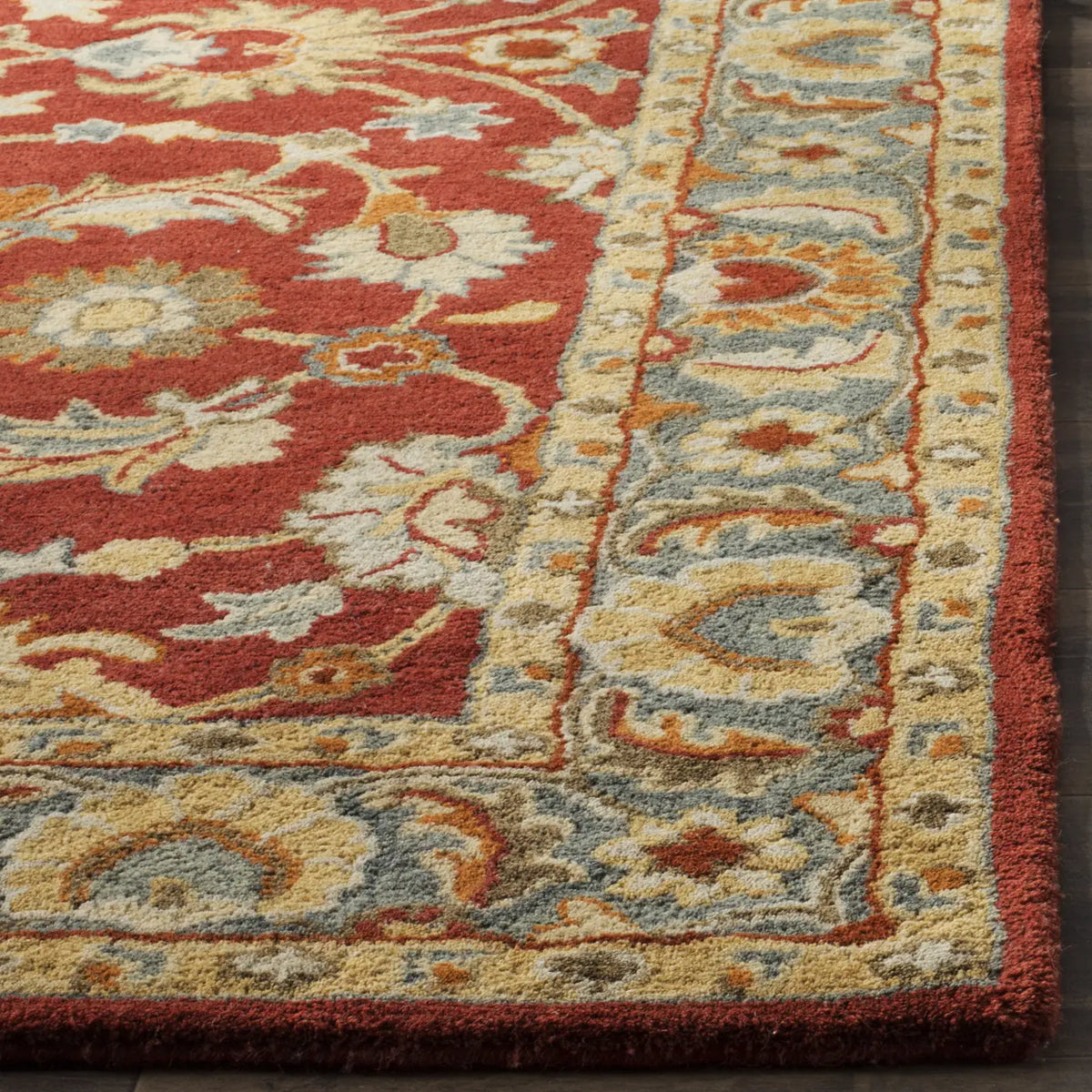 Safavieh Heritage 4'-0" x 6'-0" Rug in Red / Blue