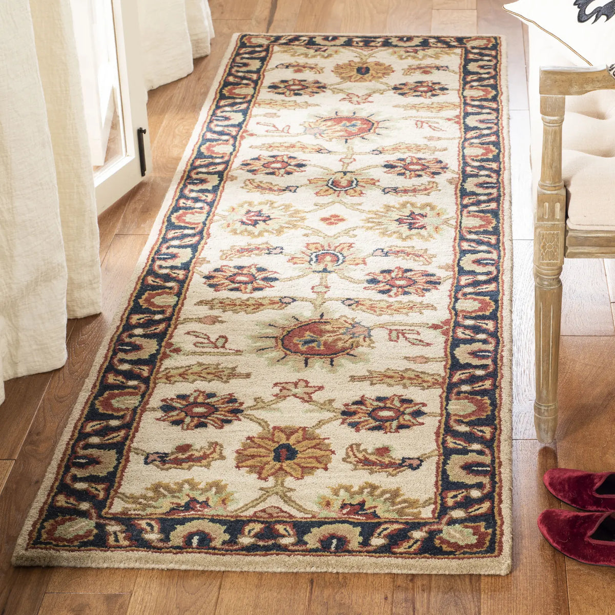 Safavieh Classic 2'-3" x 12'-0" Rug in Ivory / Navy