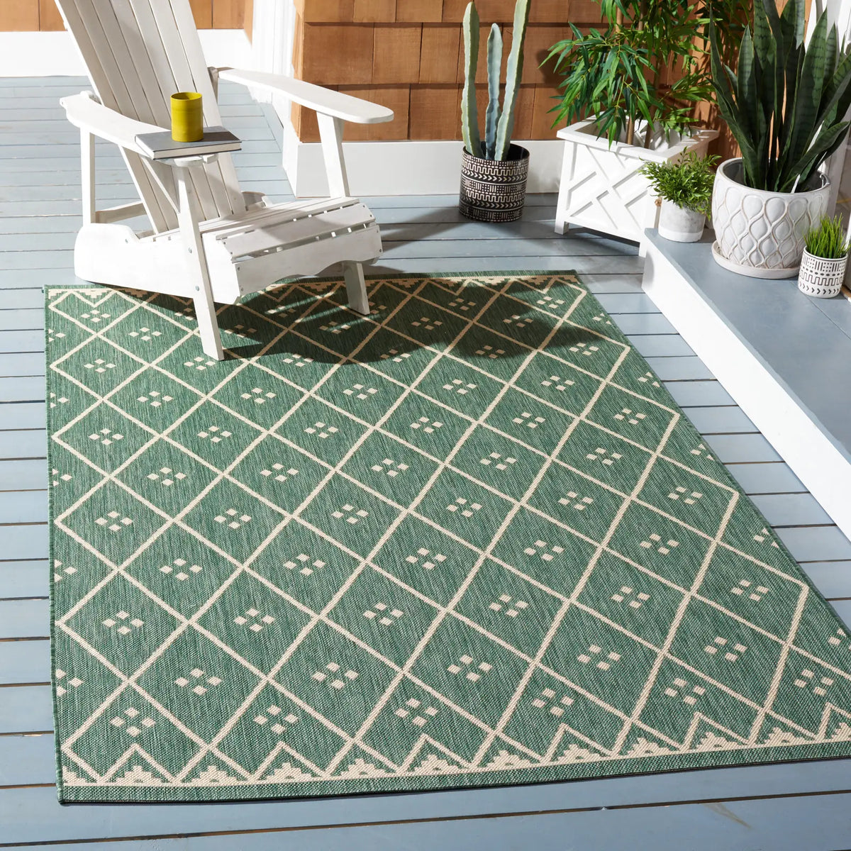 Safavieh Courtyard 4'-0" x 5'-7" Rug in Dark Green / Beige