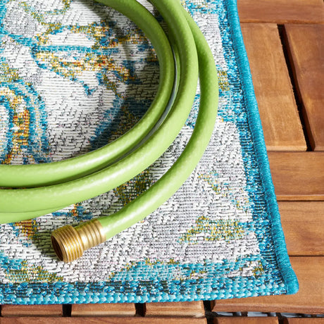 Safavieh Barbados 500 4'-0" x 6'-0" Rug in Ivory / Light Blue