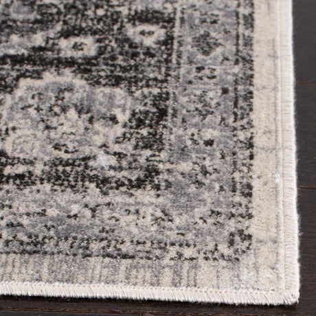 Safavieh Atlas 4'-0" x 5'-7" Rug in Ivory / Grey