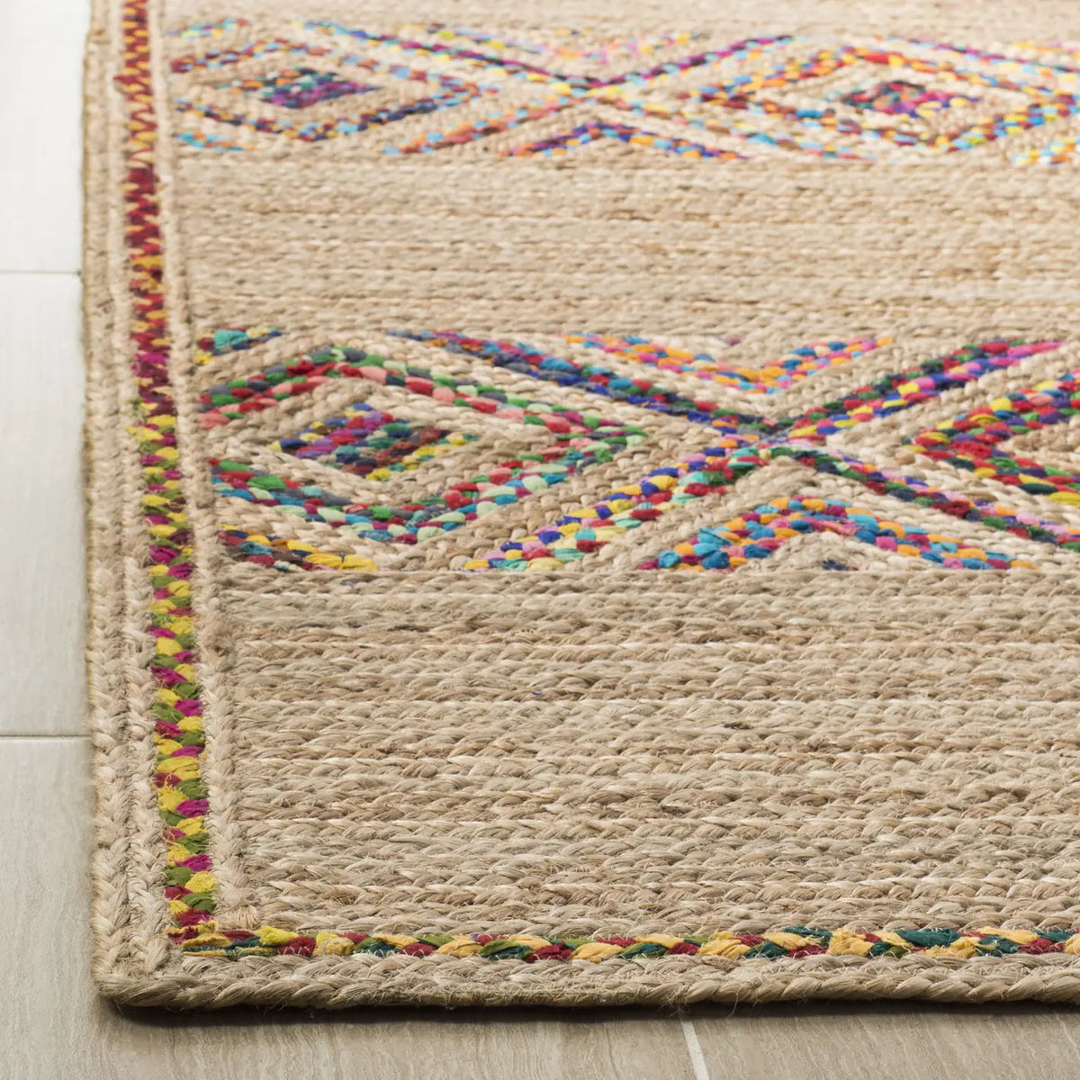 Safavieh Natural Fiber 4'-0" x 6'-0" Rug in Natural / Multi