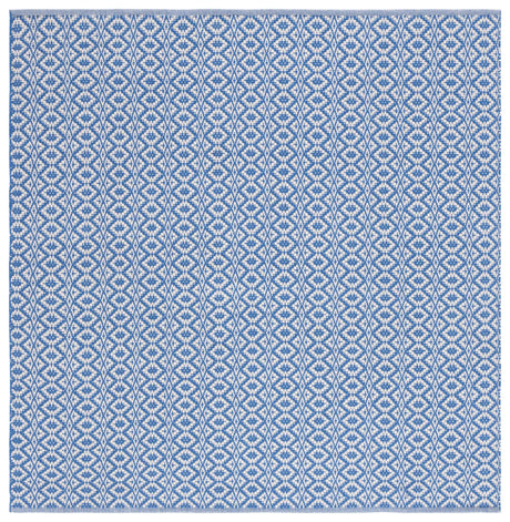 Safavieh Montauk 6'-0" x 6'-0" Rug in Ivory / Blue