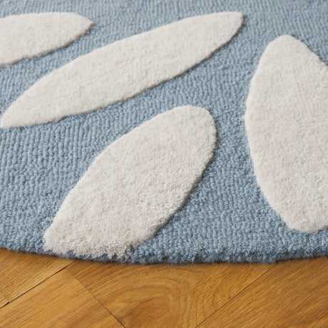 Safavieh Safavieh Kids 6'-0" x 6'-0" Rug in Light Blue / Ivory