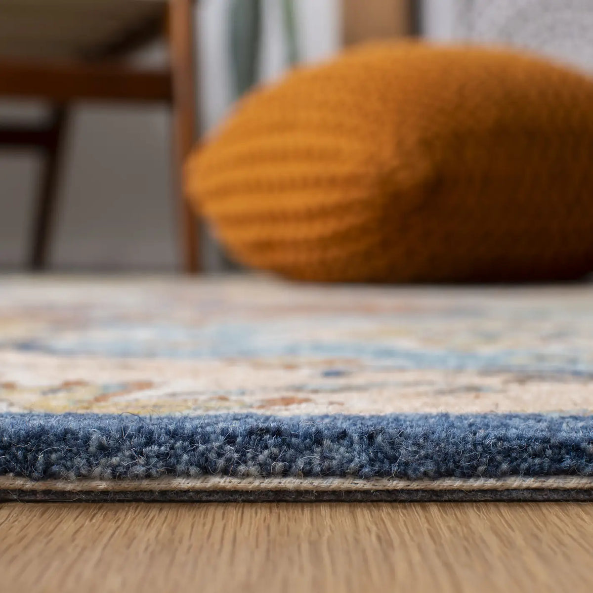 Safavieh Heritage 4'-0" x 6'-0" Rug in Blue / Rust