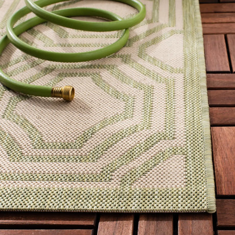 Safavieh Courtyard 4'-0" x 5'-7" Rug in Beige / Sweet Pea