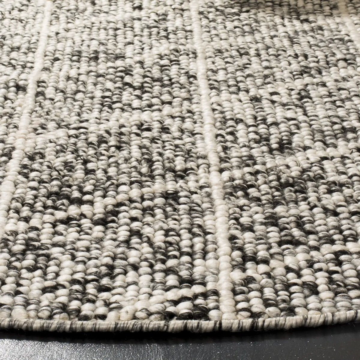 Safavieh Natura 6'-0" x 6'-0" Rug in Ivory / Black