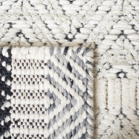 Safavieh Martha Stewart 4'-0" x 6'-0" Rug in Ivory / Grey