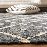 Safavieh Kilim 4'-0" x 6'-0" Rug in Charcoal / Natural
