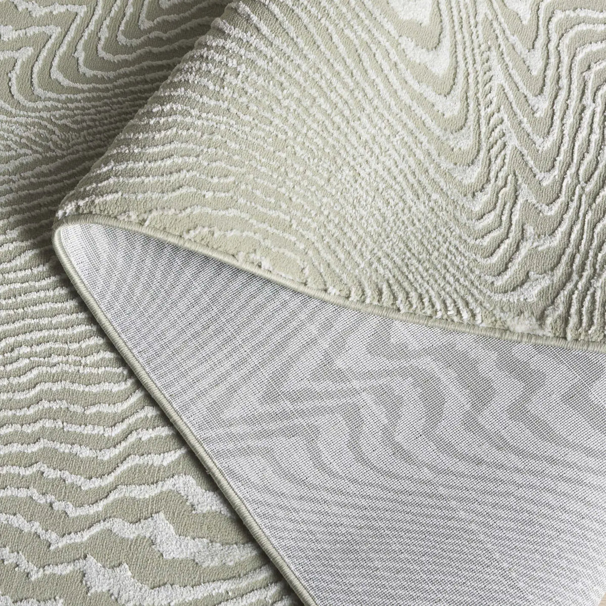 Safavieh Revive 4'-0" x 6'-0" Rug in Sage / Ivory