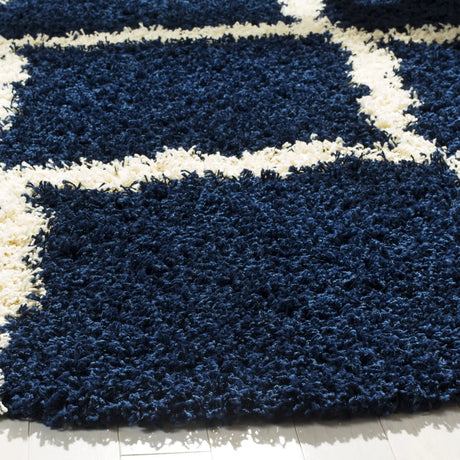 Safavieh Sgd-Dallas Shag 6'-0" x 6'-0" Rug in Navy / Ivory