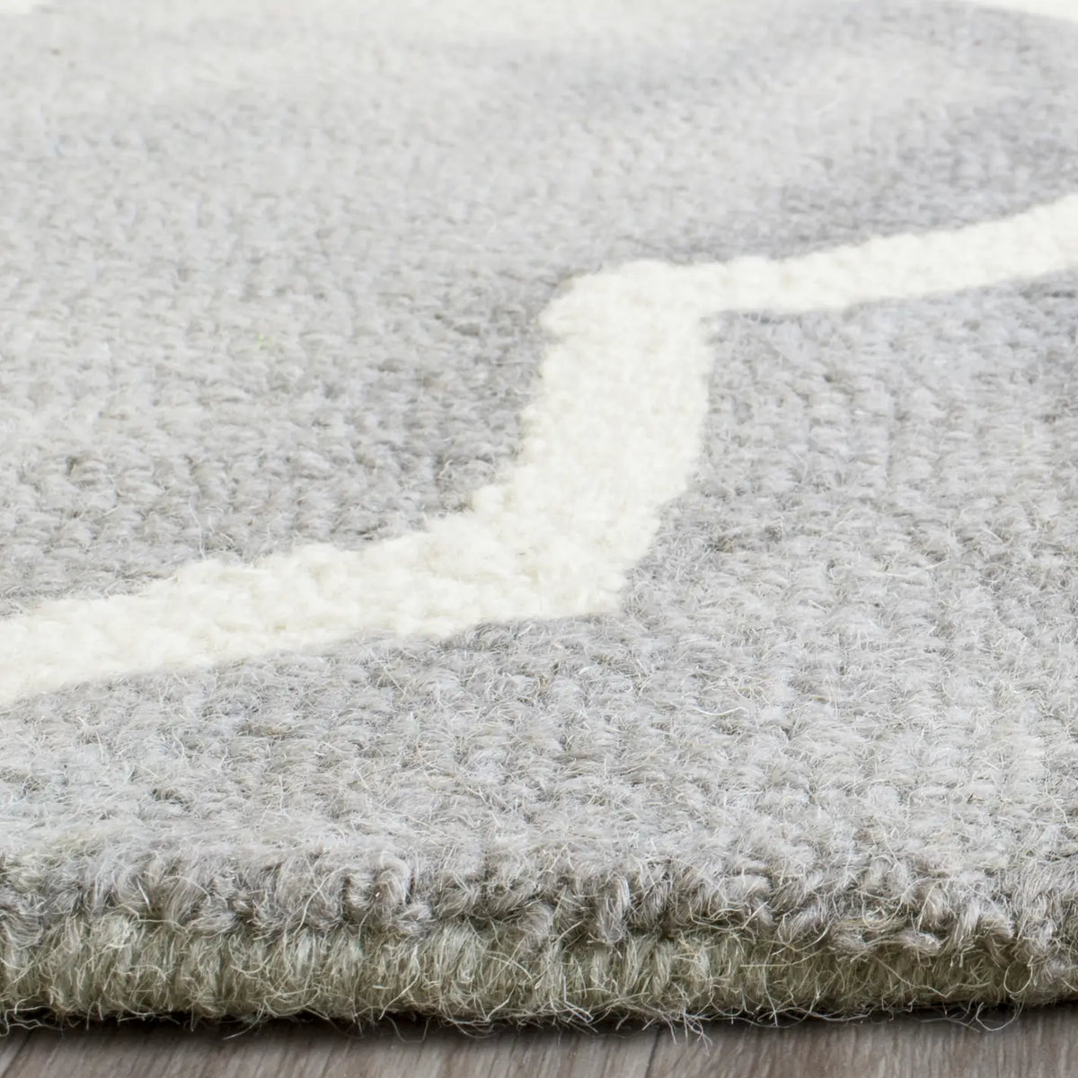Safavieh Dip Dye 2'-3" x 8'-0" Rug in Grey / Ivory