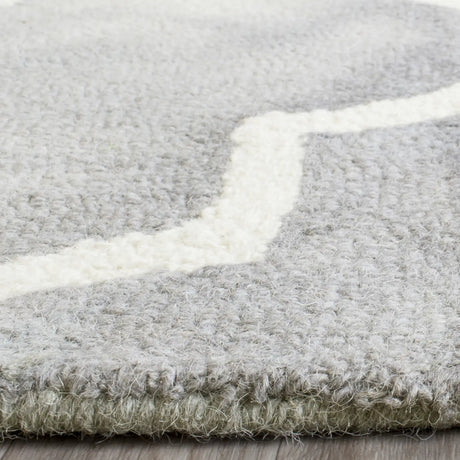 Safavieh Dip Dye 2'-3" x 8'-0" Rug in Grey / Ivory