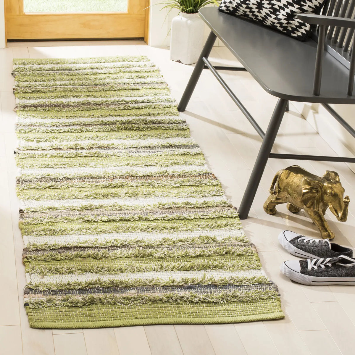 Safavieh Montauk 2'-3" x 8'-0" Rug in Green / Multi
