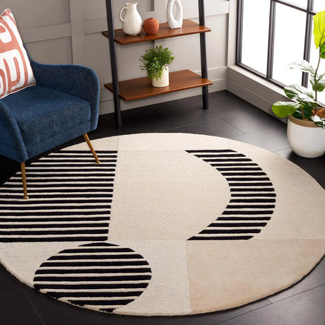 Safavieh Chatham 6'-0" x 6'-0" Rug in Ivory / Black