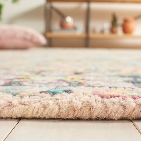 Safavieh Blossom 4'-0" x 6'-0" Rug in Grey / Pink