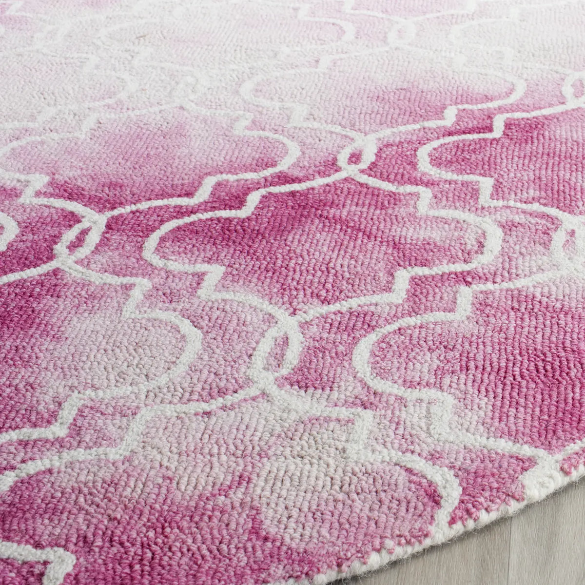 Safavieh Dip Dye 5'-0" x 5'-0" Rug in Rose / Ivory