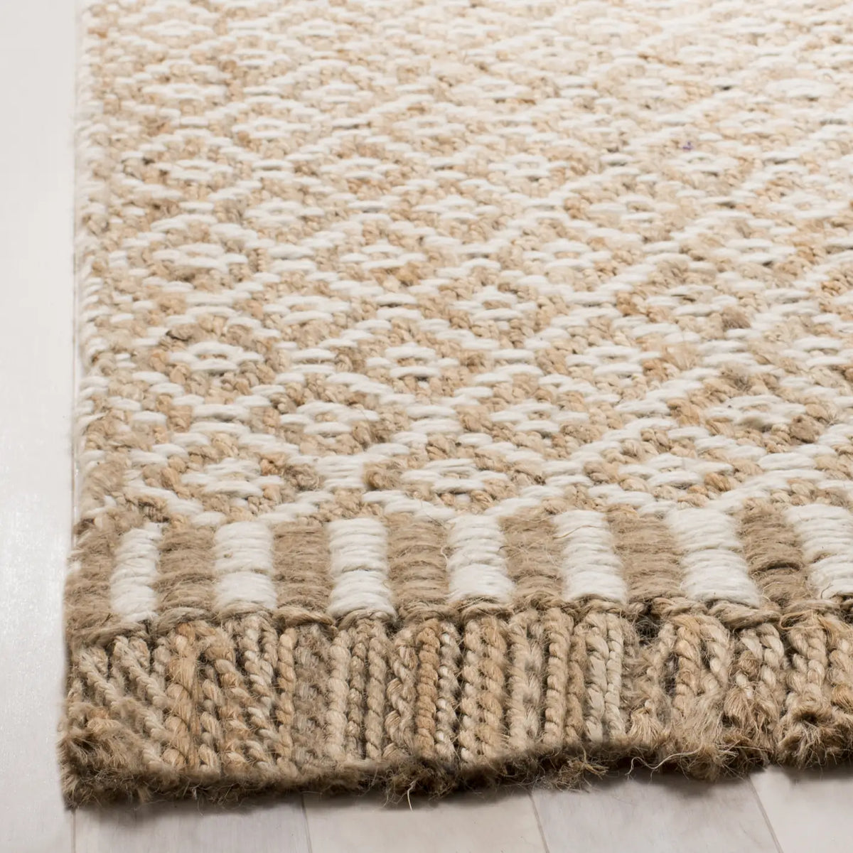 Safavieh Natural Fiber 4'-0" x 6'-0" Rug in Natural / Ivory