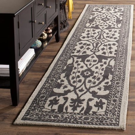 Safavieh Restoration Vintage 2'-3" x 8'-0" Rug in Silver / Grey