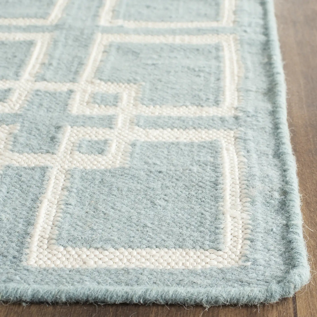 Safavieh Martha Stewart 2'-3" x 9'-0" Rug in Geyser Blue