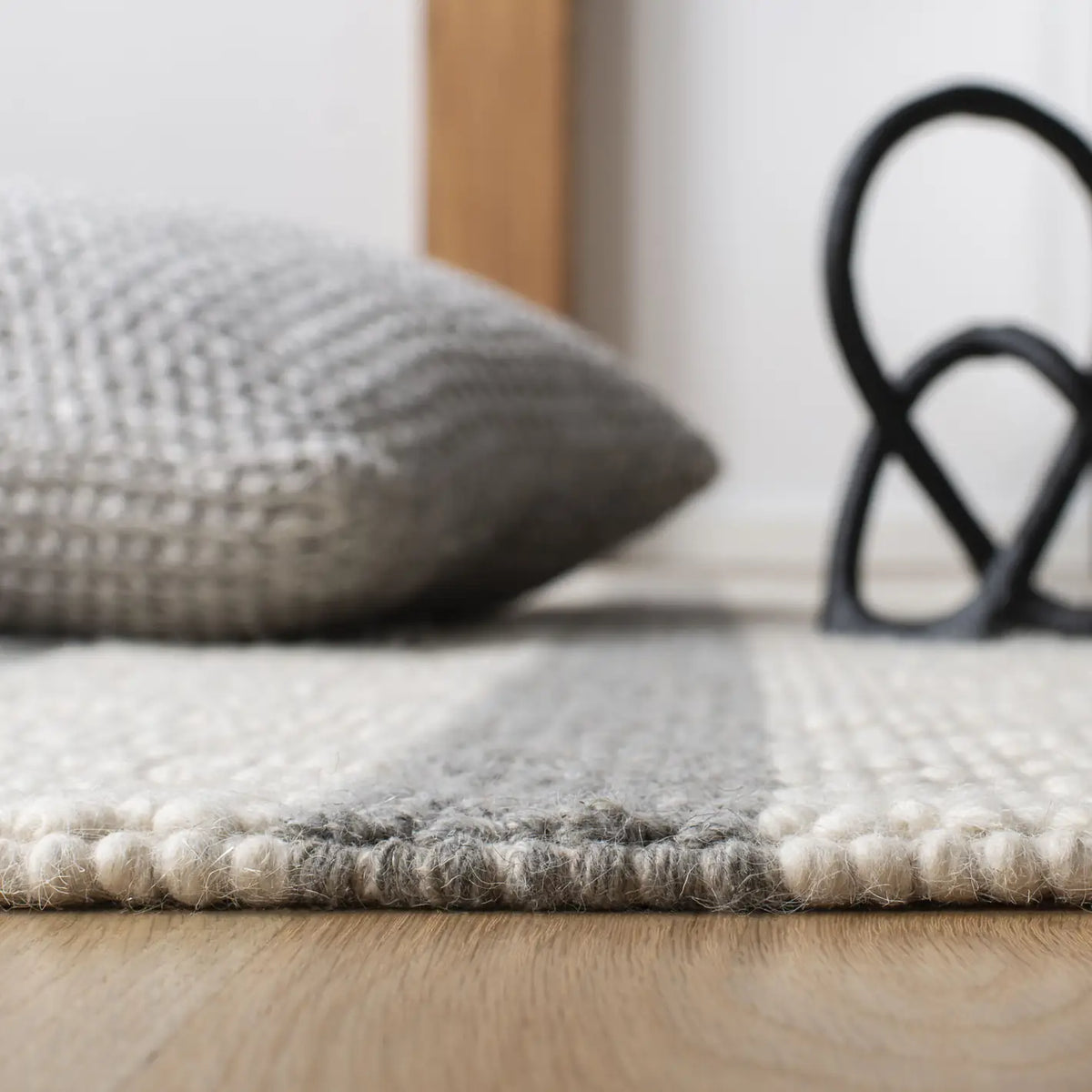 Safavieh Natura 4'-0" x 6'-0" Rug in Ivory / Grey
